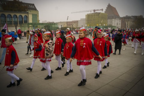 Radosna Parada Niepodległości przeszła ulicami Wrocławia. Zobaczcie zdjęcia! - 16