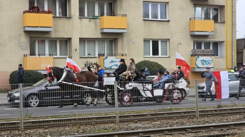 Radosna Parada Niepodległości przeszła ulicami Wrocławia. Zobaczcie zdjęcia! - 24