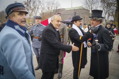 Radosna Parada Niepodległości przeszła ulicami Wrocławia. Zobaczcie zdjęcia! - 5