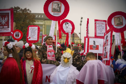 Radosna Parada Niepodległości przeszła ulicami Wrocławia. Zobaczcie zdjęcia! - 6