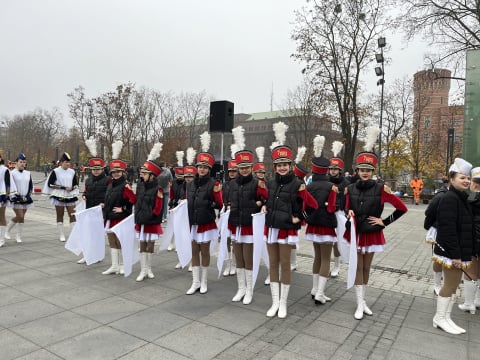 Radosna Parada Niepodległości przeszła ulicami Wrocławia. Zobaczcie zdjęcia! - 0