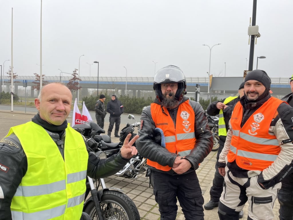 Ryczące maszyny uczciły Święto Niepodległości we Wrocławiu - Motocykliści przejechali przez Wrocław, fot. Beata Makowska