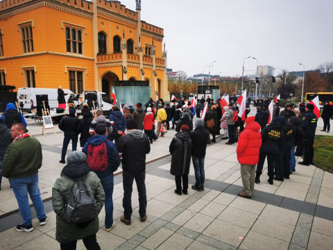 Zgromadzenie pod Dworcem Głównym. "Marsz Polaków" przejdzie przez Wrocław - 0