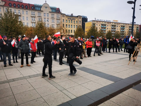 Zgromadzenie pod Dworcem Głównym. "Marsz Polaków" przejdzie przez Wrocław - 3