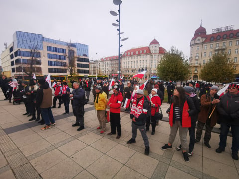 Zgromadzenie pod Dworcem Głównym. "Marsz Polaków" przejdzie przez Wrocław - 4