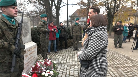 Skromne obchody 11 listopada w Kłodzku. W tle powódź i trudna sytuacja na granicy - 1