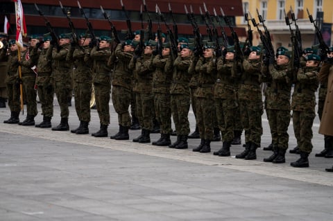 Obchody Święta Niepodległości na pl. Wolności we Wrocławiu. "Niepodległość nie jest dana raz na zawsze" - 10