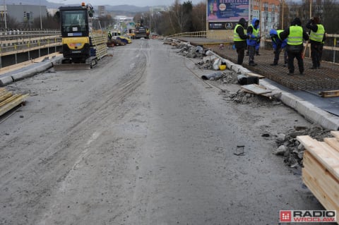 Już nie listopad, a koniec roku. Opóźnia się koniec remontu estakady w Jeleniej Górze - 3