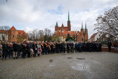 "Ten list był aktem odwagi". Na Ostrowie Tumskim upamiętniono 59. rocznicę listu biskupa Kominka - 1