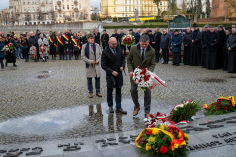 "Ten list był aktem odwagi". Na Ostrowie Tumskim upamiętniono 59. rocznicę listu biskupa Kominka - 3