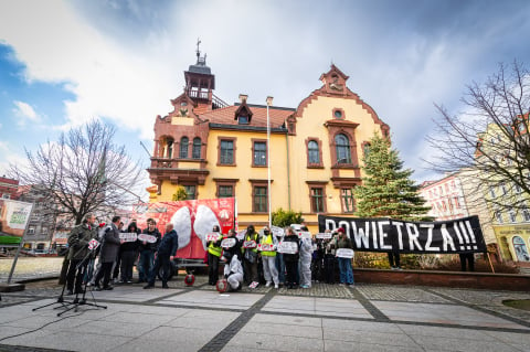 "Smogowe płuca" stanęły w Nowej Rudzie. Mieszkańcy mogą sprawdzić, czym oddychają - 3