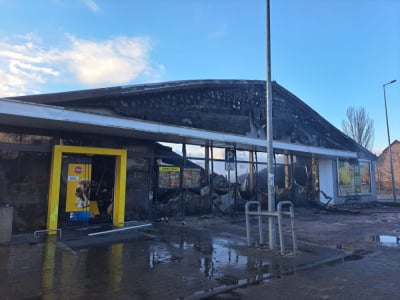 Pożar Biedronki w Zawidowie. Ogień gasiło ponad 20 jednostek