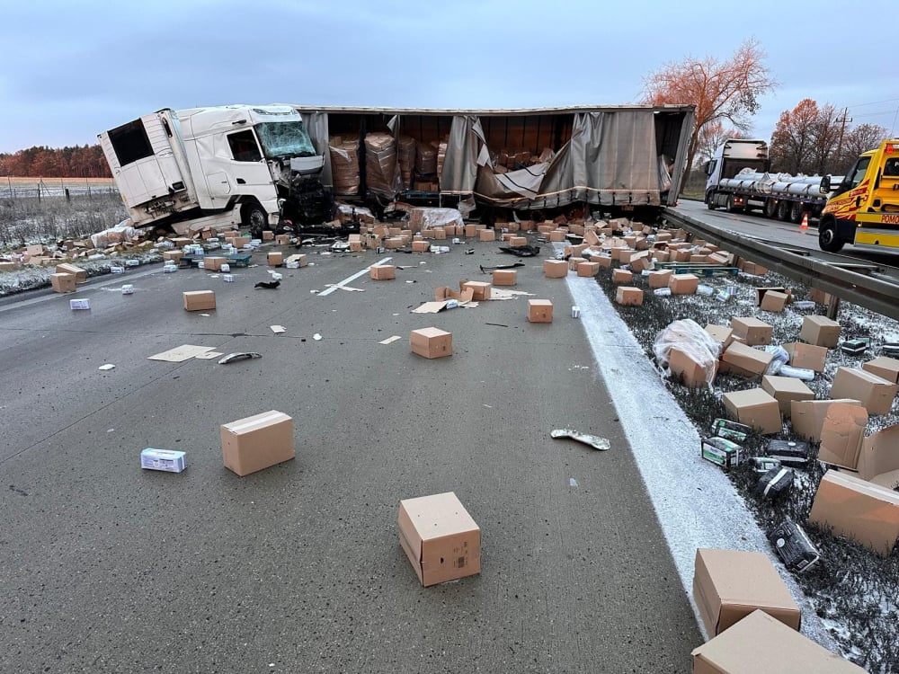 Potężny karambol na A4 pod Bolesławcem. Jedna osoba nie żyje