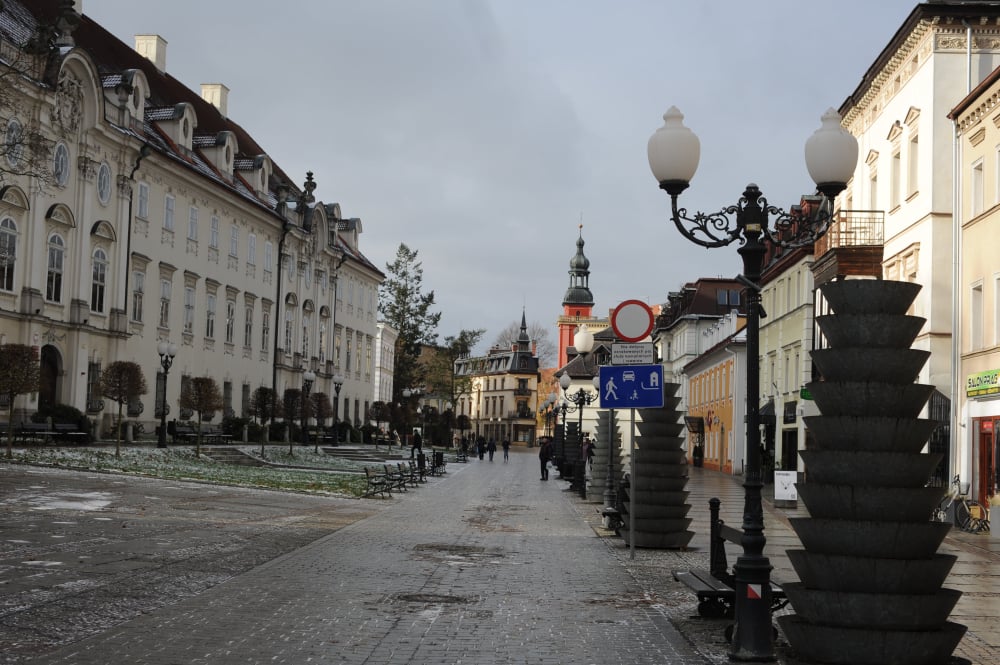 Turyści w Cieplicach zapłacą więcej za pobyt. Wzrasta opłata uzdrowiskowa - Turyści w Cieplicach zapłacą więcej za pobyt. Podwyżka opłaty uzdrowiskowej w Jeleniej Górze fot. Maciej Ryłkiewicz