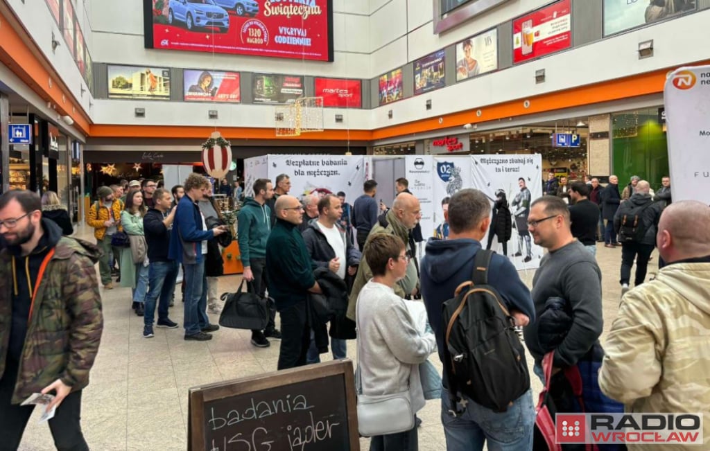 Do wieczora we Wrocławiu potrwają bezpłatne badania w ramach akcji „Mosznowładcy” - Panowie tłumnie stawili się na bezpłatne badania w ramach akcji „Mosznowładcy” - fot. Mateusz Florczyk