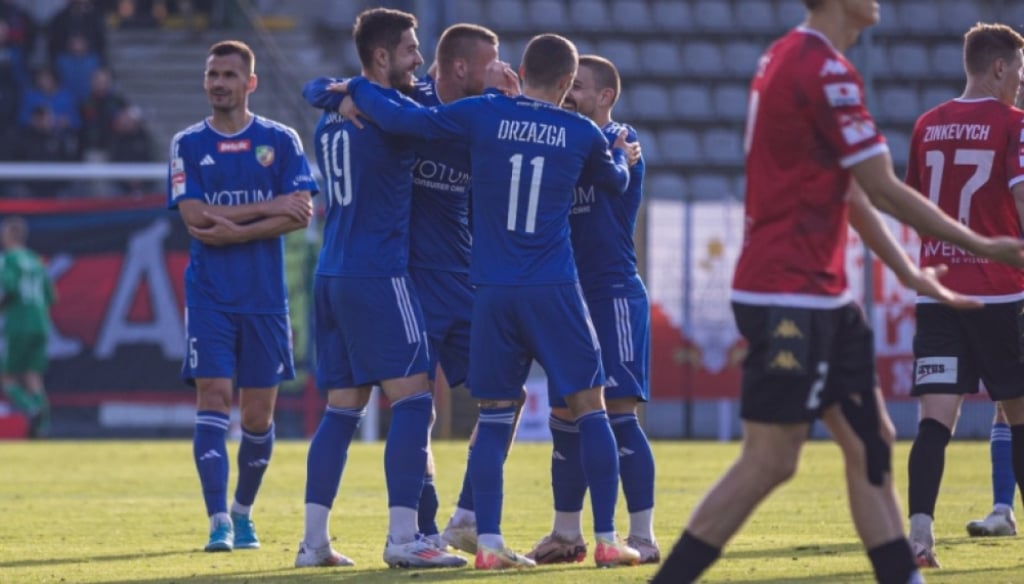 I liga: Mecz na szczycie w Legnicy. Miedź podejmie Wisłę - Piłkarze Miedzi Legnica zajmują trzecie miejsce w I lidze. Wisła Płock jest czwarta. Fot. miedzlegnica.eu