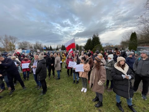 Rodzice kontra wójt. Spór o przyszłość szkoły w Żarskiej Wsi - 1