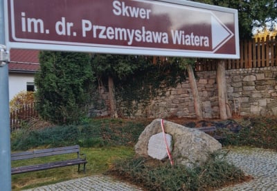 Dziedzictwo dr Przemysława Wiatera w Szklarskiej Porębie. Otwarcie nowego skweru