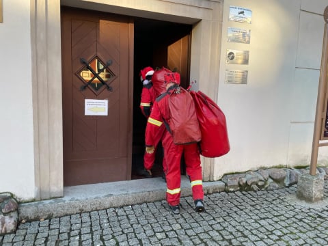 Czapka Świętego Mikołaja ponownie na wieży w Głogowie - 0