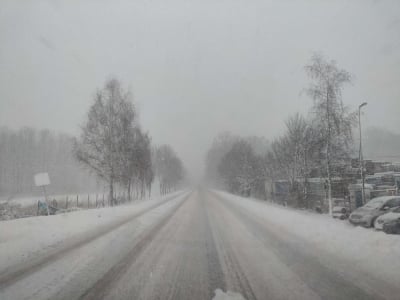 Intensywne opady śniegu na Dolnym Śląsku! W tych powiatach obowiązują alerty