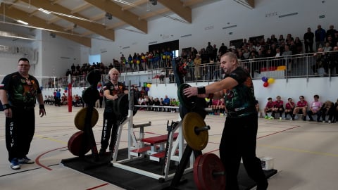 Nowa hala sportowa w Międzylesiu otwarta. Posłuży mieszkańcom i klubom sportowym - 1