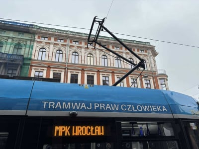 Wyjątkowy "Tramwaj praw człowieka" wyjechał na ulice stolicy Dolnego Śląska