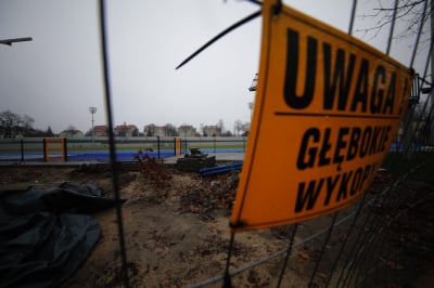 Remont stadionu w Bolesławcu trwa. Nie wszyscy mieszkańcy są zadowoleni