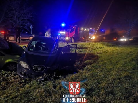 Groźny wypadek na drodze pod Wrocławiem. Jedna osoba trafiła do szpitala - 4