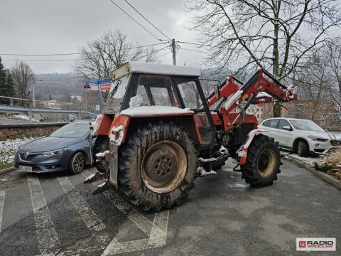 Rolnicy z Woliborza protestują. Ciągnikami zablokowali wjazd pod Urząd Gminy - 2