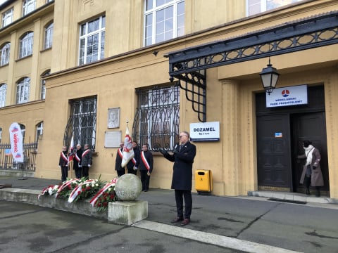 Pod siedzibą DOZAMEL-u odbyły się obchody 43. rocznicy wprowadzenia stanu wojennego - 0