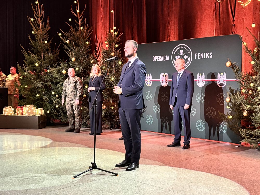 Minister Obrony Narodowej podziękował we Wrocławiu żołnierzom za pomoc w trakcie powodzi - Minister Obrony Narodowej Władysław Kosiniak-Kamysz dziękował dzisiaj we Wrocławiu żołnierzom zaangażowanym w operację FENIKS. Fot: Joanna Jaros/ Radio Wrocław