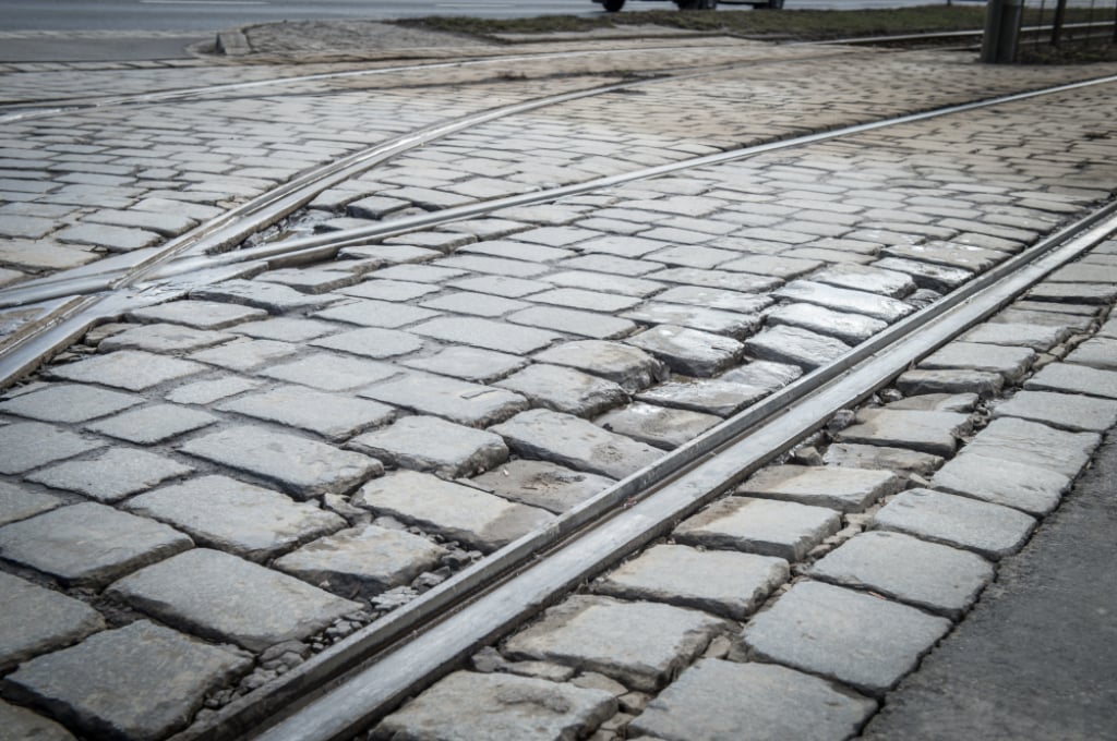 Trzebnicka częściowo zamknięta, duże zmiany w komunikacji miejskiej. MPK remontuje torowiska - Torowiska na Placu Powstańców Wielkopolskich i na Podwalu idą do wymiany. Fot. RW