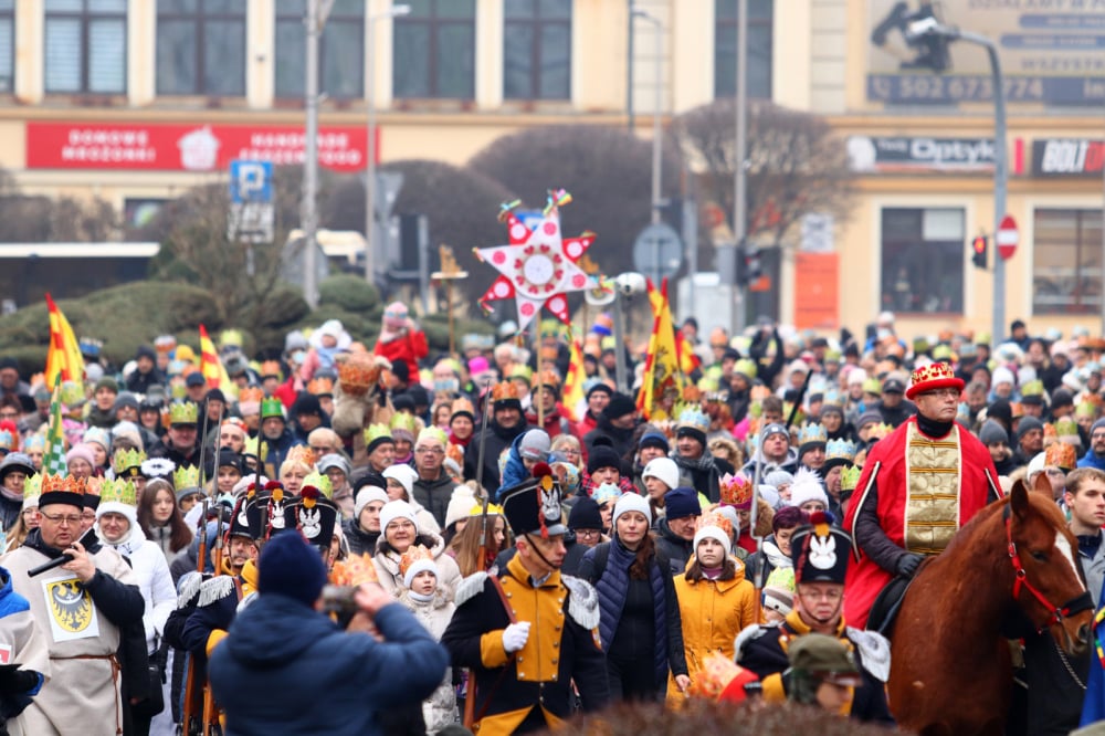 Orszaki Trzech Króli na Dolnym Śląsku. Magia tradycji i radość wspólnego świętowania - Orszaki Trzech Króli wystartują tradycyjnie 6 stycznia fot. zdj. poglądowe/ mat. prasowy