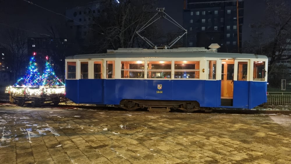 Wrocław: Trzy wyjątkowe tramwaje z okazji święta Trzech Króli - Na zdjęciu Konstal4N1. Fot. Klub Sympatyków Transportu Miejskiego