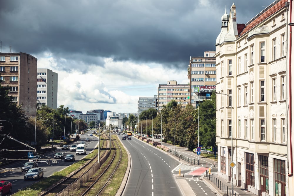 Ważne wrocławskie ulice zostaną wyremontowane w 2025 roku! Budżet programu to 20 mln zł - Wrocław kontynuuje program "Wrocław na Dobrej Drodze", który usprawnia najbardziej zniszczone nawierzchnie miejskie. Do remontu pójdzie m.in ulica Legnicka. Fot: Radio Wrocław