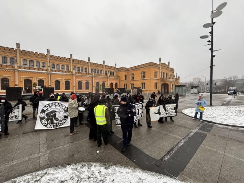 Przez Wrocław przeszedł marsz sprzeciwu wobec rządowej polityki na granicy. Była też kontrmanifestacja - 0