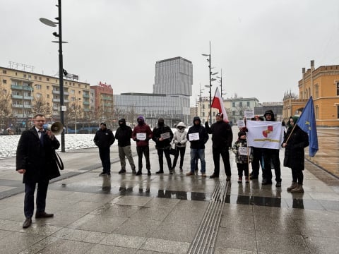 Przez Wrocław przeszedł marsz sprzeciwu wobec rządowej polityki na granicy. Była też kontrmanifestacja - 1