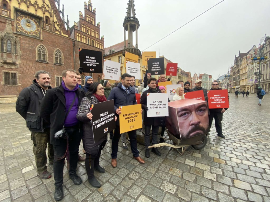 Będzie referendum w sprawie odwołania Jacka Sutryka? Piotr Uhle: To jest realne - Coraz głośniej o referendum w sprawie odwołania Jacka Sutryka. Fot. Mateusz Florczyk 