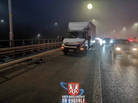 Zderzenie kilku aut na Karkonoskiej, stłuczka samochodu z tramwajem, kolizja na A4. A to wszystko w jedno popołudnie... - 1