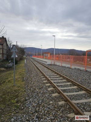 "Po 40 latach pociągi znów pojadą obok jeziora Bielawskiego". Rozpoczęto rozbudowę linii w kierunku Gór Sowich - 5