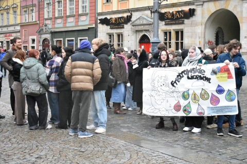 Polonez dla Fredry na Rynku we Wrocławiu. Tegoroczni maturzyści dotrzymali tradycji - 19