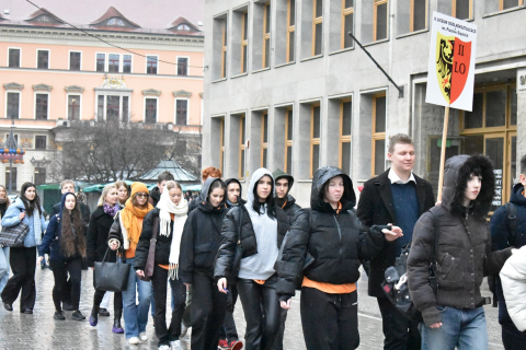 Polonez dla Fredry na Rynku we Wrocławiu. Tegoroczni maturzyści dotrzymali tradycji - 23