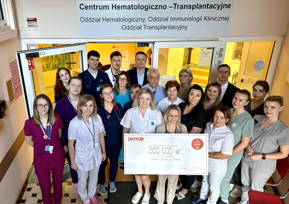 Darowizna dla DCOPiH od fundacji DKMS. Na co zostanie przeznaczona? - DKMS przekazał DCOPiH darowiznę na zakup sprzętu, fot. DCOPiH