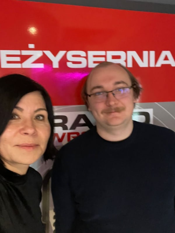 Chwalimy swoje: Karol Pokorski, ma rękę do matematycznych talentów - Katarzyna Górna-Drzewosz oraz Karol Pokorski, gość audycji "Chwalimy swoje" w Radiu Wrocław. Fot: Radio Wrocław