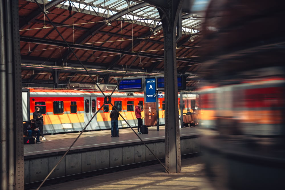 Kolej aglomeracyjna we Wrocławiu nie spełnia swojej funkcji? Podróżni wolą pojechać samochodem lub tramwajem - Czy kolej aglomeracyjna spełnia swoją funkcję? Fot: Radio Wrocław