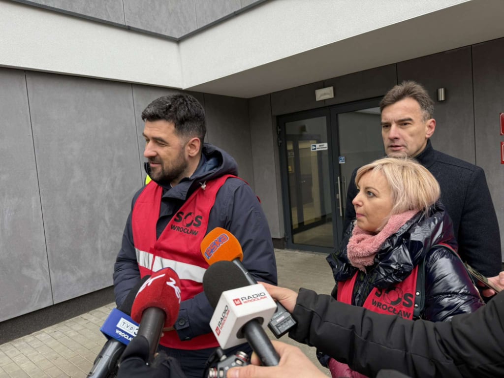 SOS Wrocław skarży się na bezpodstawne interwencje wobec wolontariuszy. Policja: To standardowe czynności - Stowarzyszenie SOS Wrocław twierdzi, że interwencje wobec ich wolontariuszy są bezpodstawne. Fot. Mateusz Florczyk