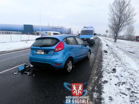 Groźne zderzenie pod Wrocławiem. Utrudnienia na drodze krajowej numer 8 [ZDJĘCIA] - 6