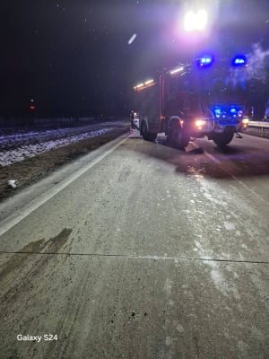 A4 w kierunku Wrocławia zablokowana. Wypadek na autostradzie, jedna osoba ranna - 4