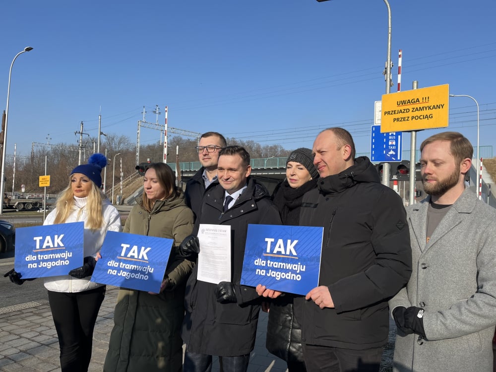 Kiedy pojedziemy tramwajem na Jagodno? Rozporządzenie Ministra Infrastruktury otworzy drogę dla inwestycji - Konferencja prasowa wiceministra infrastruktury Michała Jarosa we Wrocławiu. Fot: Beata Makowska/ Radio Wrocław