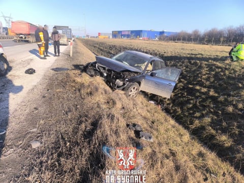 Samochód w rowie na A4, ogromny korek na AOW. Gorące popołudnie na drogach - 7